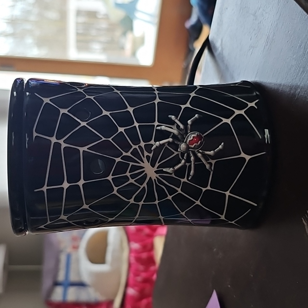 Scentsy CREEPY CRAWLY full-sized wax warmer SPIDER